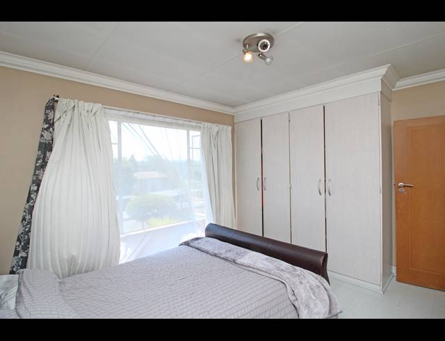 2 BEDROOM TOWNHOUSE FOR SALE IN NORTH RIDING